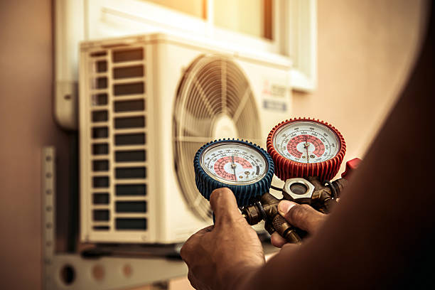Professional Ac Installation technician working in Middle Island, NY
